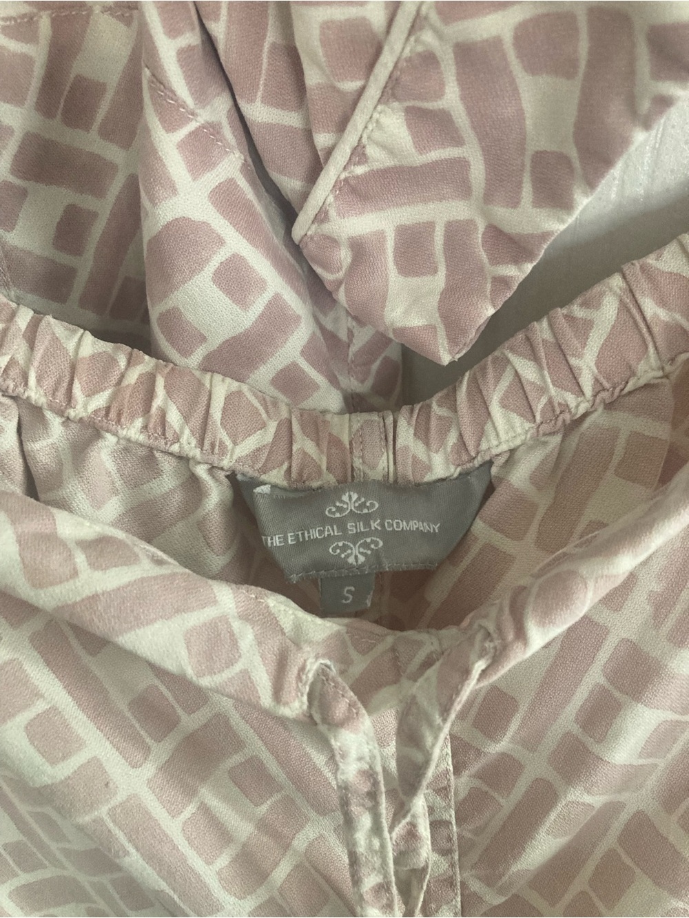 100% Mulberry Silk Blush Geometric Pajama Set with Contrast Piping - Women Small - Picture 7 of 12